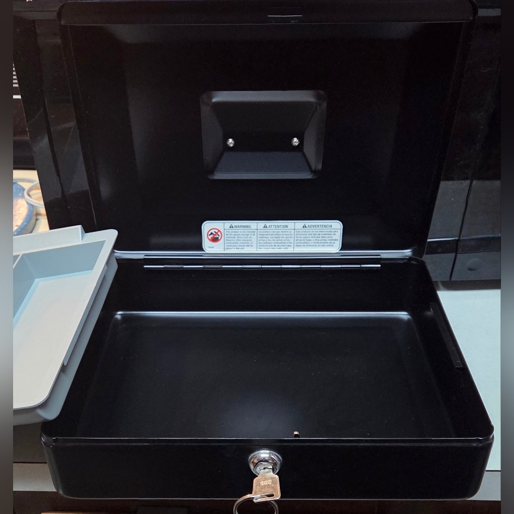 Sentry Safe Steel Keyed Cash Box - Picture 3 of 8